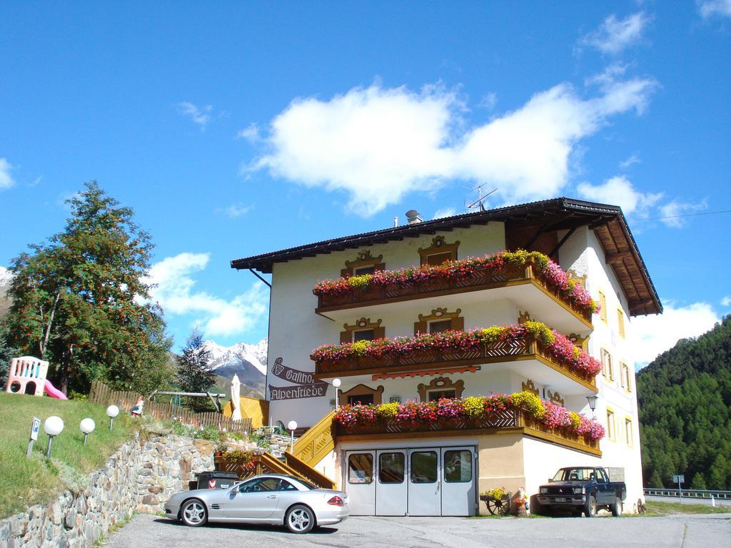 Hotel Alpenfriede Curon Venosta Eksteriør billede